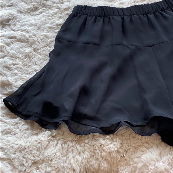 BCBGENERATION flowy semi sheer short - Picture 2 of 4